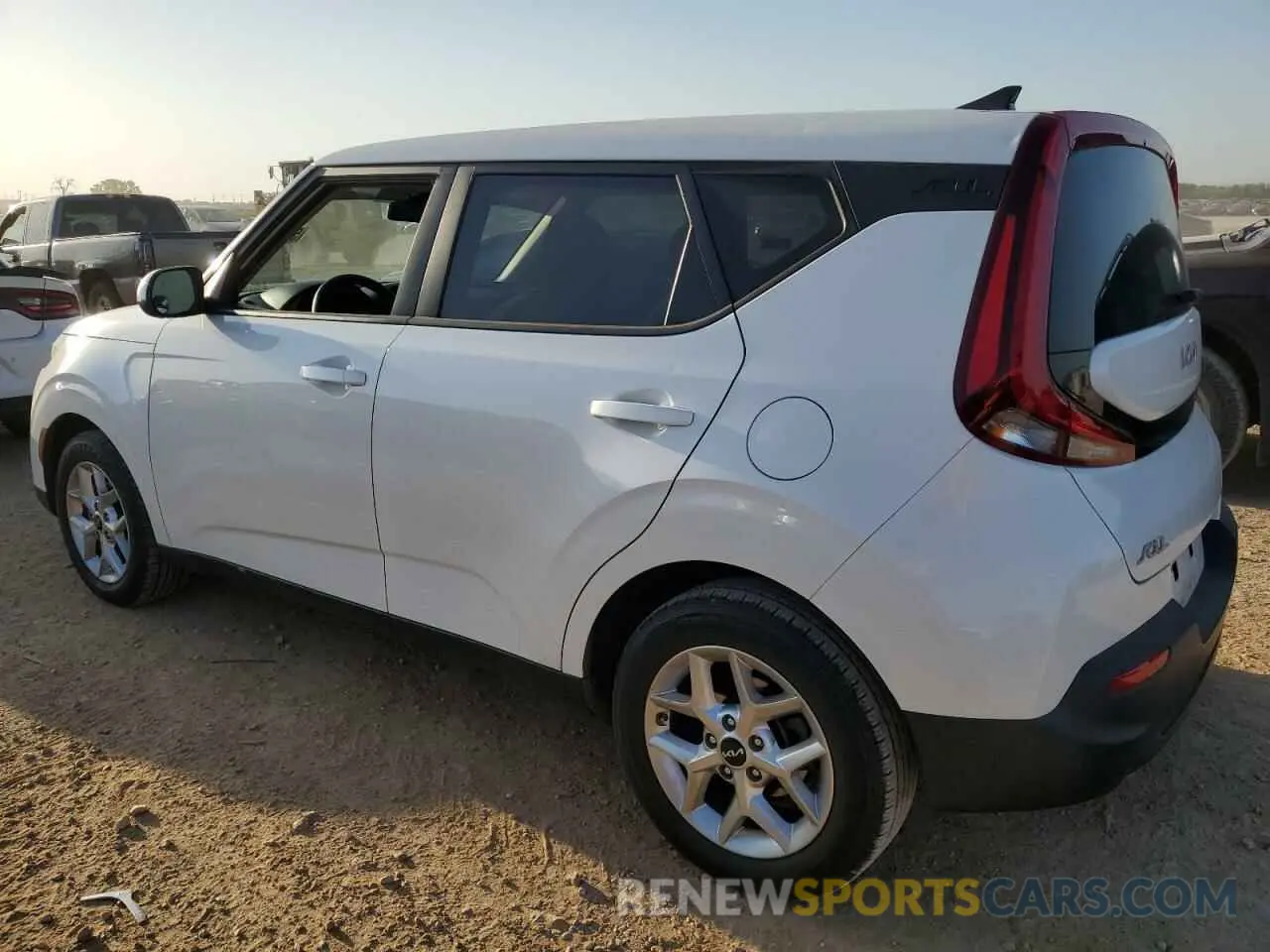 2 Фотография поврежденного автомобиля KNDJ23AU4N7176694 KIA SOUL 2022