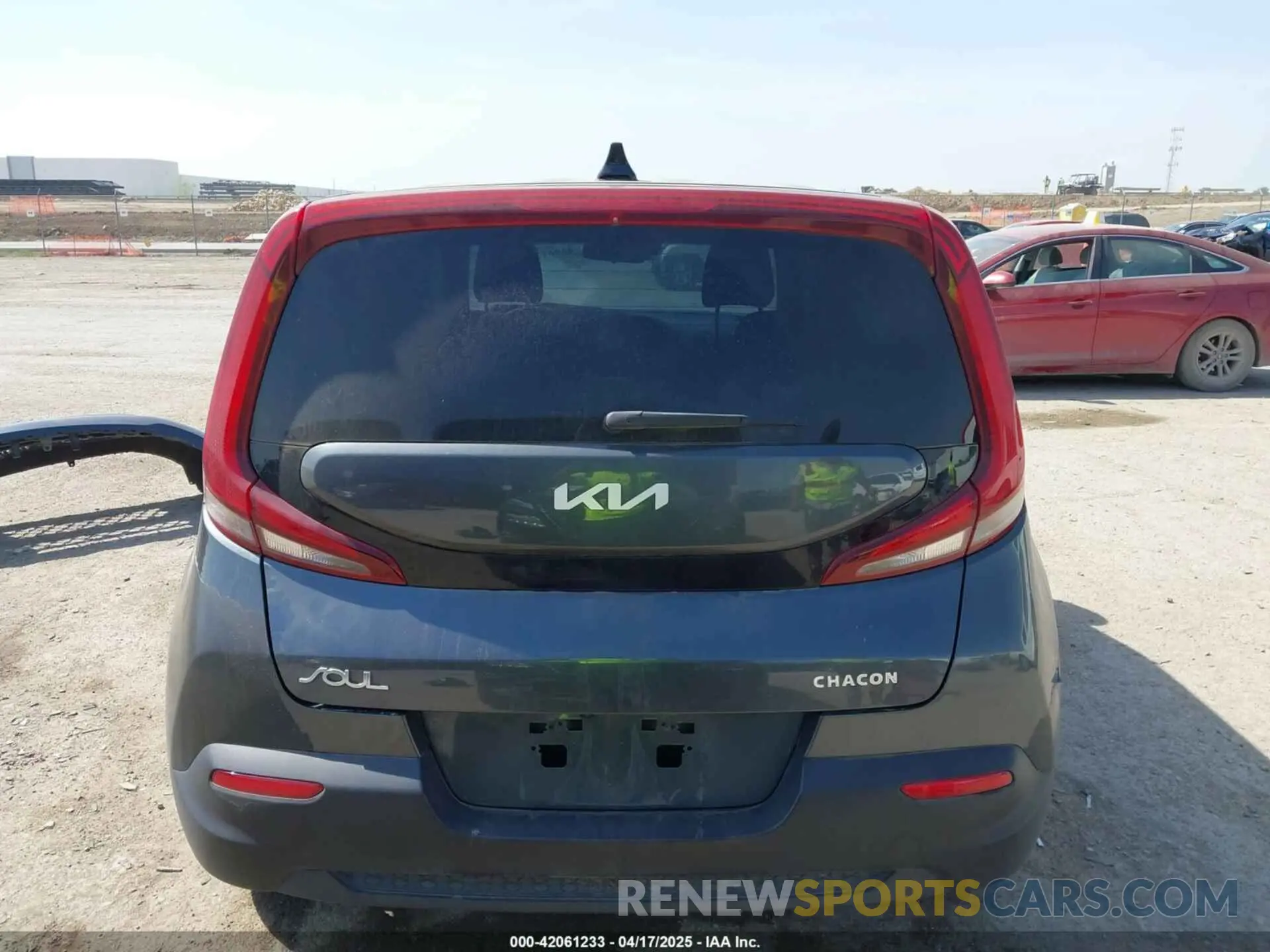 17 Photograph of a damaged car KNDJ23AU4N7808125 KIA SOUL 2022