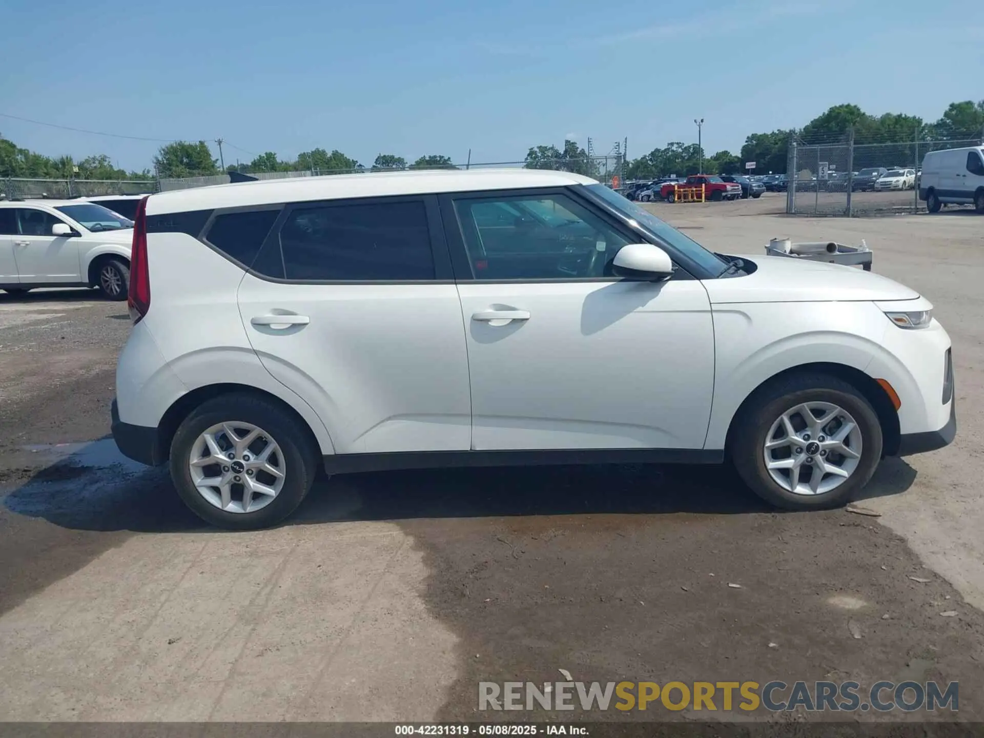 13 Фотография поврежденного автомобиля KNDJ23AU5N7155885 KIA SOUL 2022