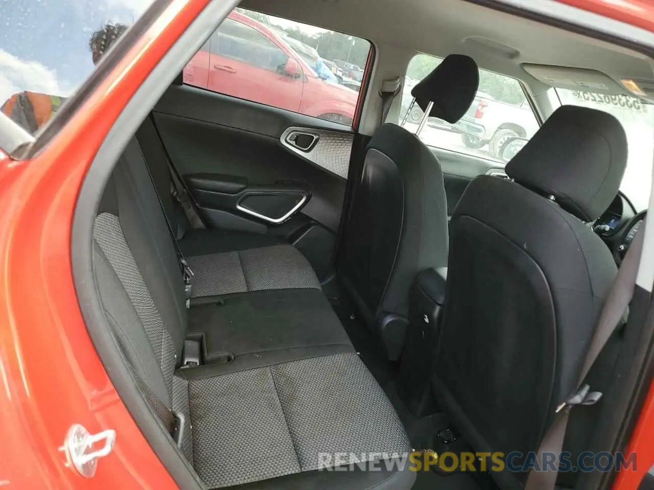 11 Photograph of a damaged car KNDJ23AU5N7167535 KIA SOUL 2022