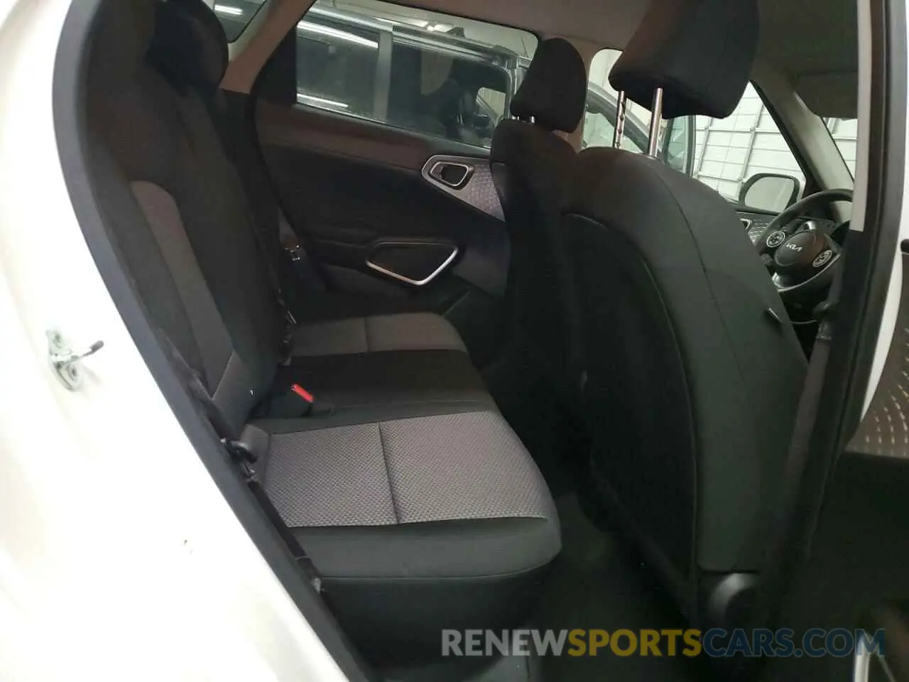 11 Photograph of a damaged car KNDJ23AU5N7182536 KIA SOUL 2022