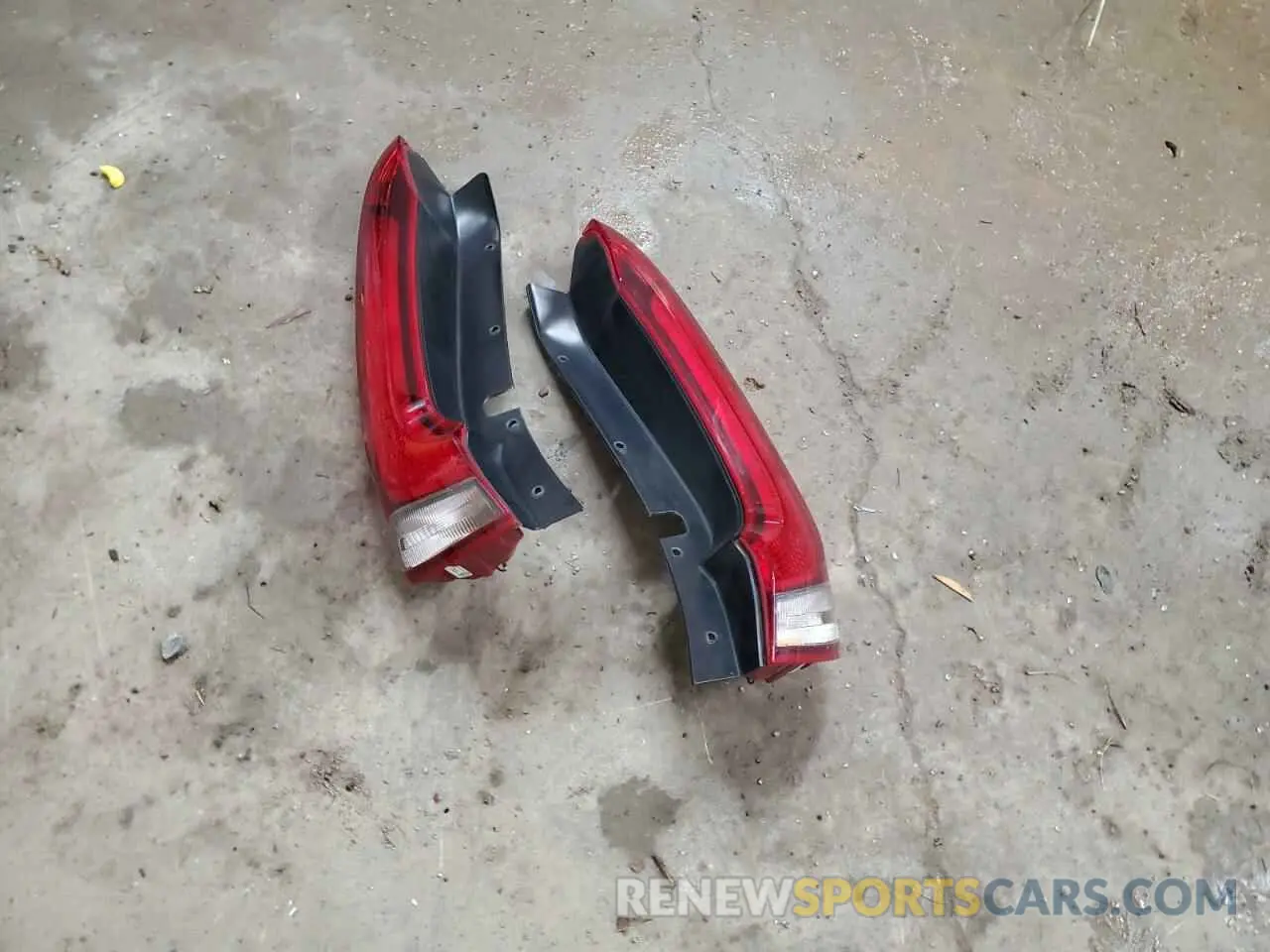 13 Photograph of a damaged car KNDJ23AU5N7182536 KIA SOUL 2022