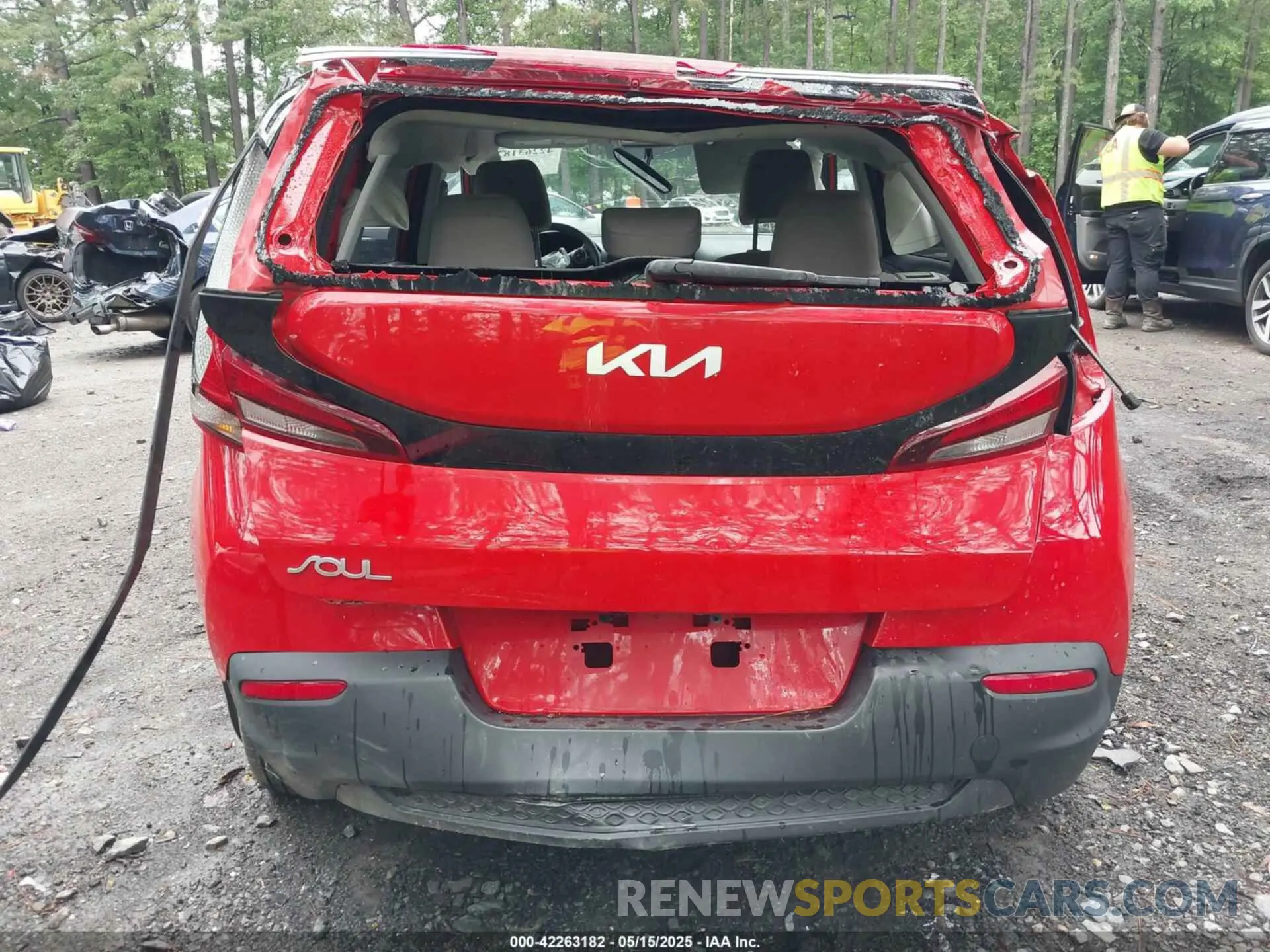 17 Photograph of a damaged car KNDJ23AU7N7169433 KIA SOUL 2022