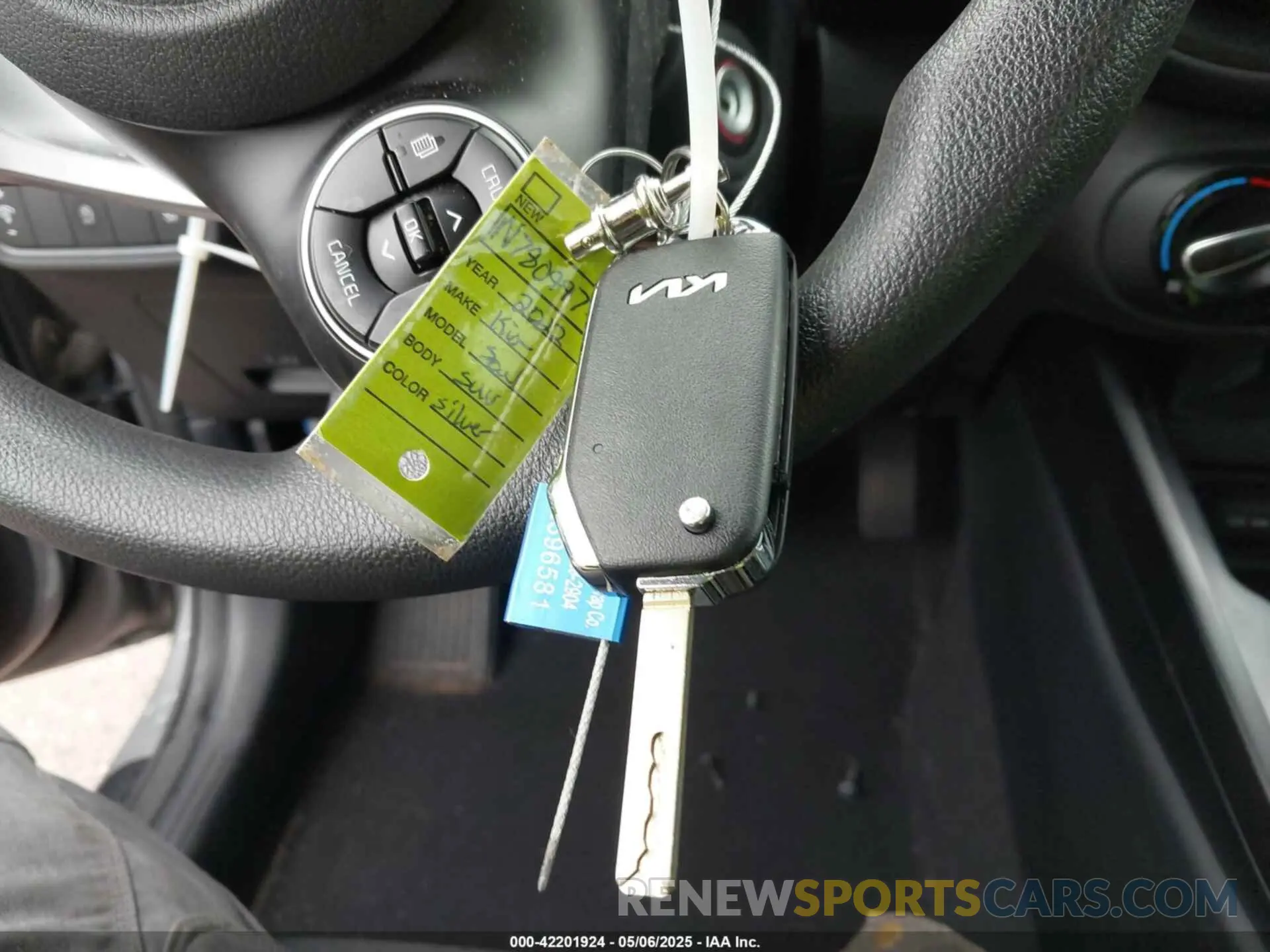 11 Photograph of a damaged car KNDJ23AU7N7809978 KIA SOUL 2022