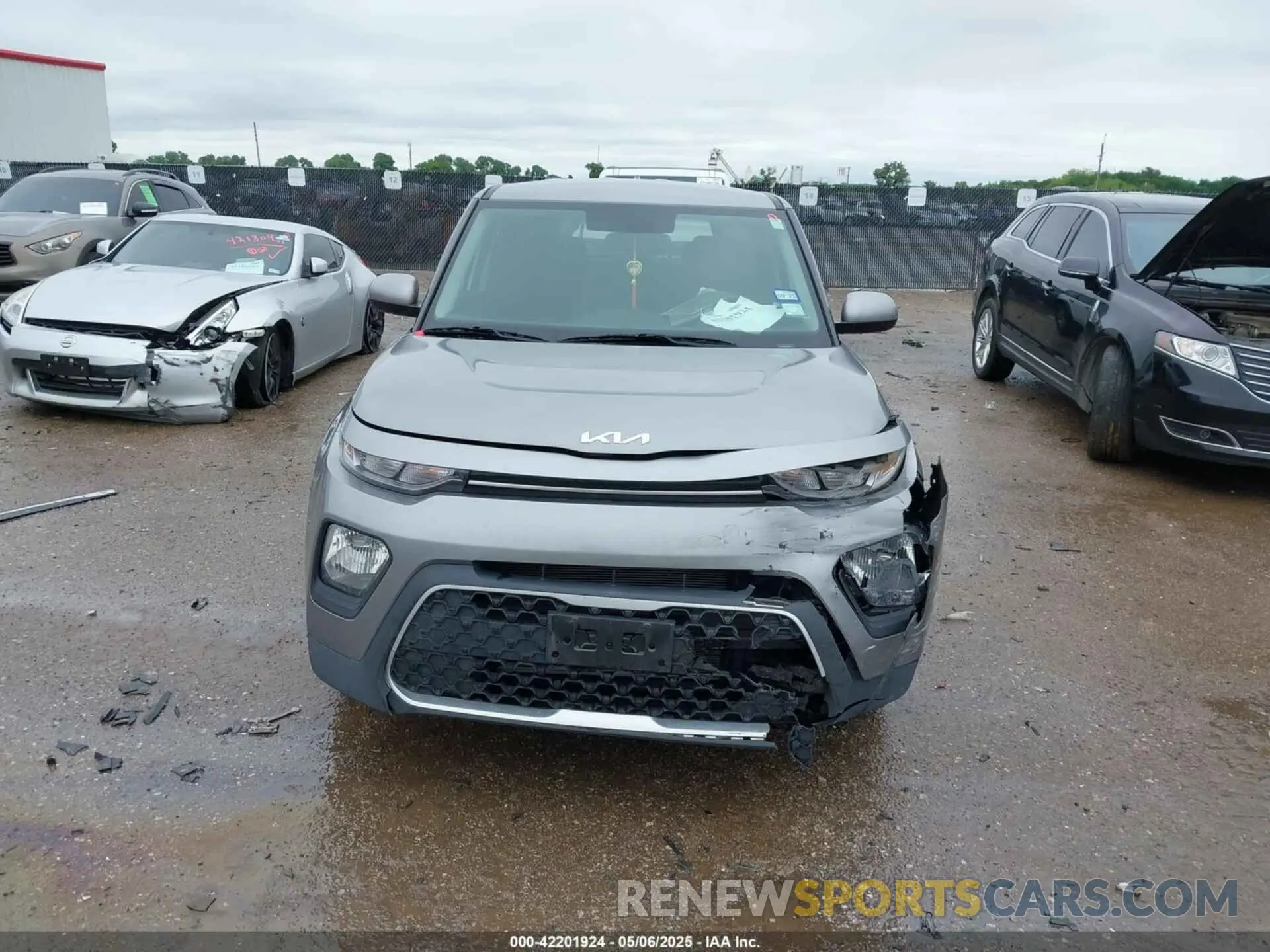 12 Photograph of a damaged car KNDJ23AU7N7809978 KIA SOUL 2022