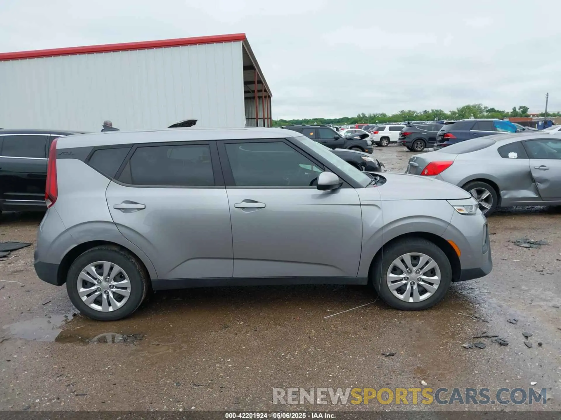 13 Photograph of a damaged car KNDJ23AU7N7809978 KIA SOUL 2022