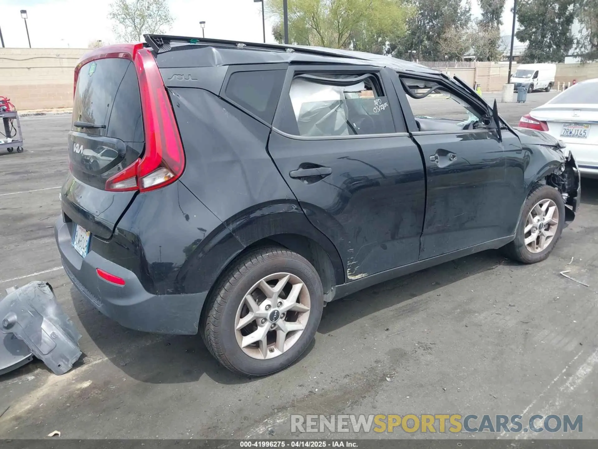 4 Photograph of a damaged car KNDJ23AU8N7185608 KIA SOUL 2022