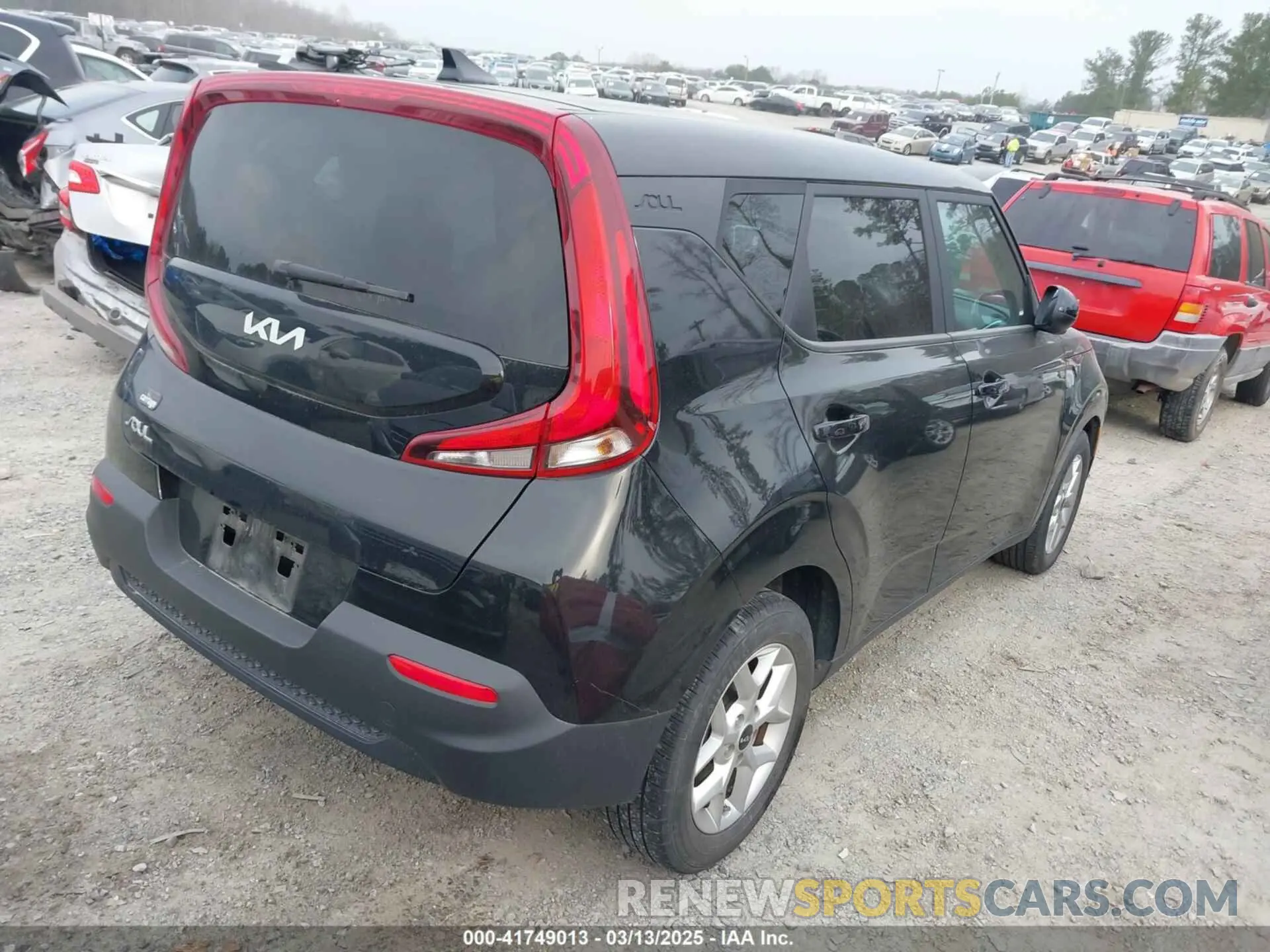 4 Photograph of a damaged car KNDJ23AU9N7183964 KIA SOUL 2022