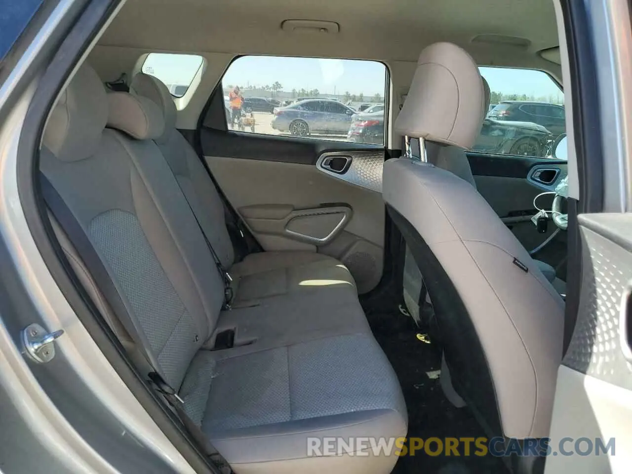 10 Photograph of a damaged car KNDJ23AU9N7820187 KIA SOUL 2022