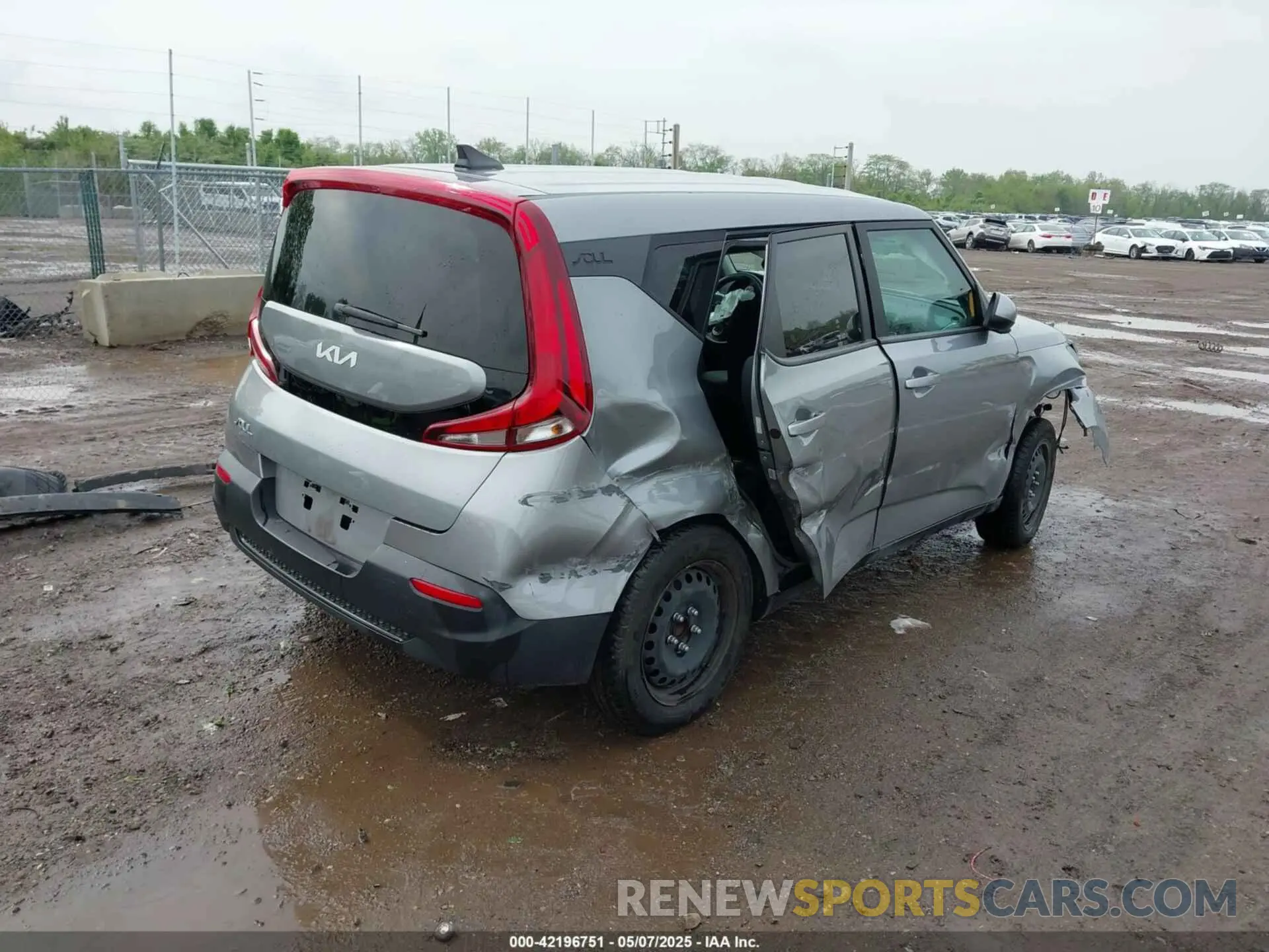 4 Photograph of a damaged car KNDJ23AU9N7828340 KIA SOUL 2022