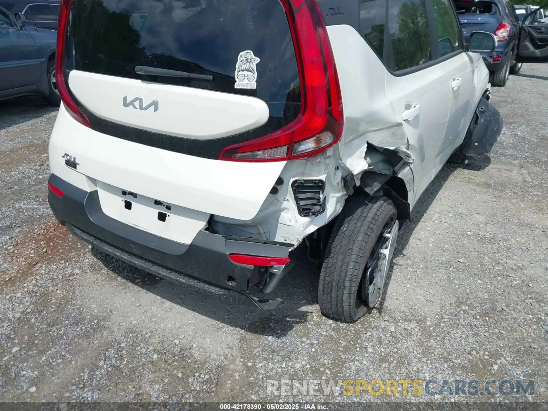 6 Photograph of a damaged car KNDJ23AU9N7830492 KIA SOUL 2022