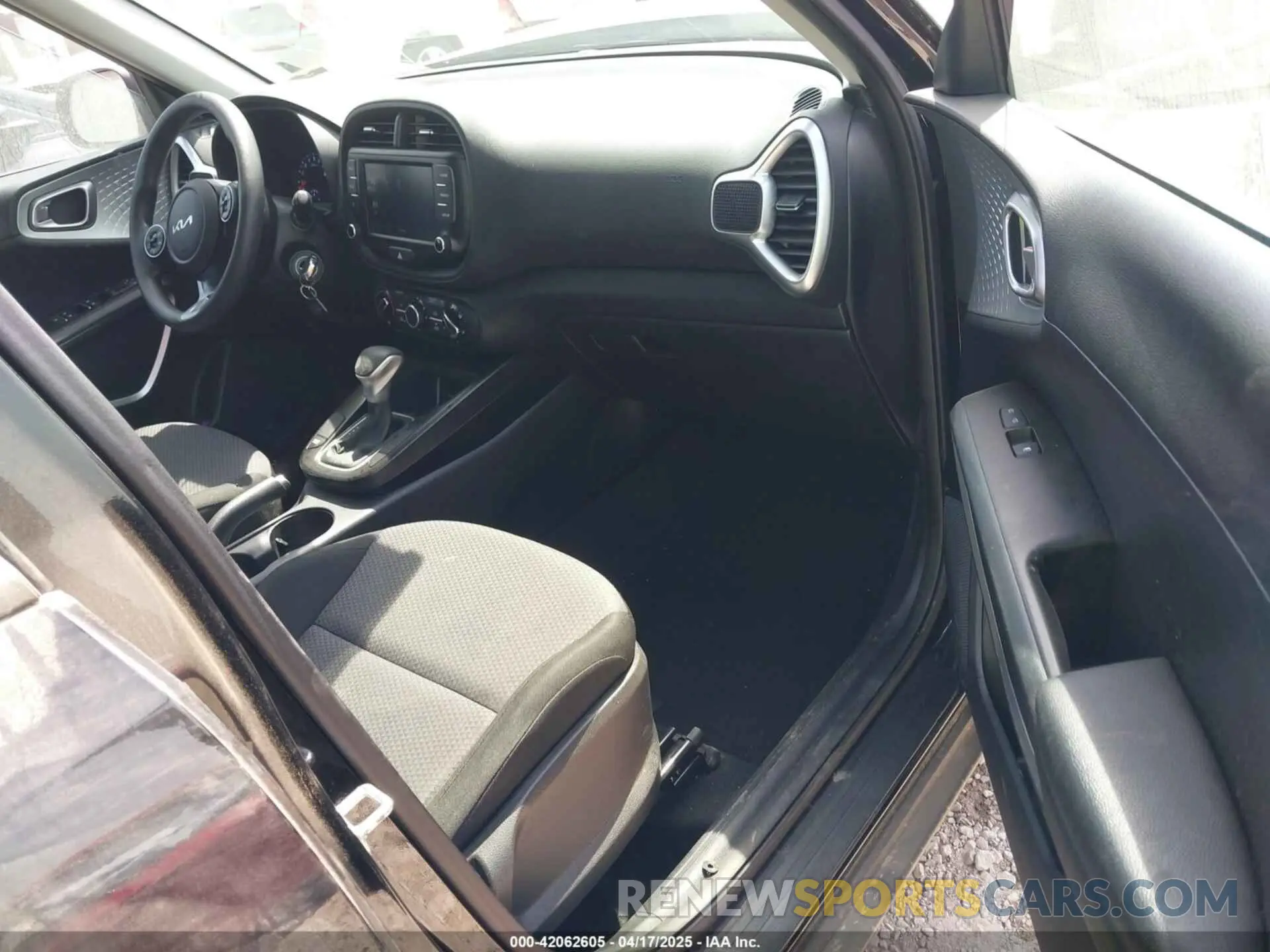 5 Фотография поврежденного автомобиля KNDJ23AUXN7804564 KIA SOUL 2022