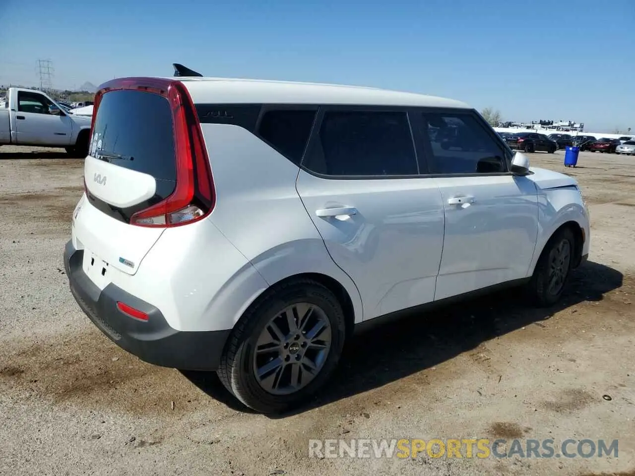 3 Photograph of a damaged car KNDJ33AU0N7822911 KIA SOUL 2022