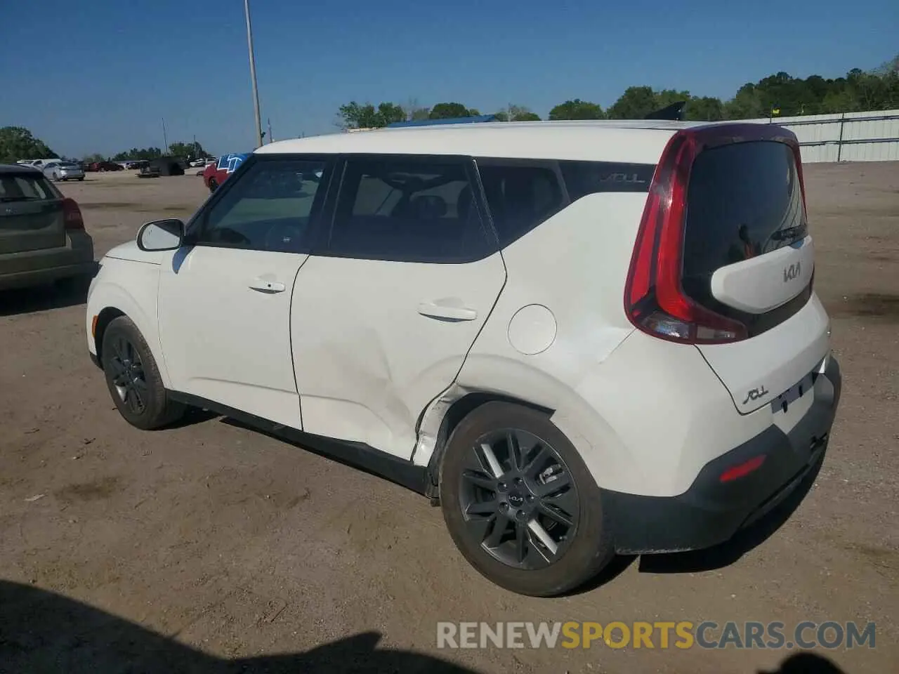2 Photograph of a damaged car KNDJ33AU6N7805160 KIA SOUL 2022