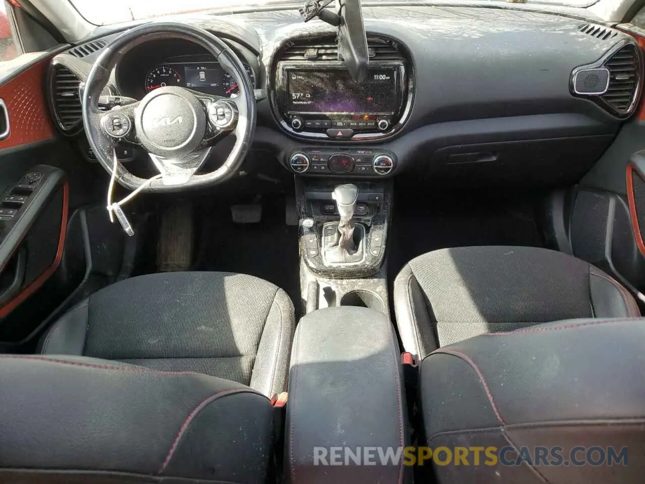 8 Photograph of a damaged car KNDJ53AF0N7157679 KIA SOUL 2022