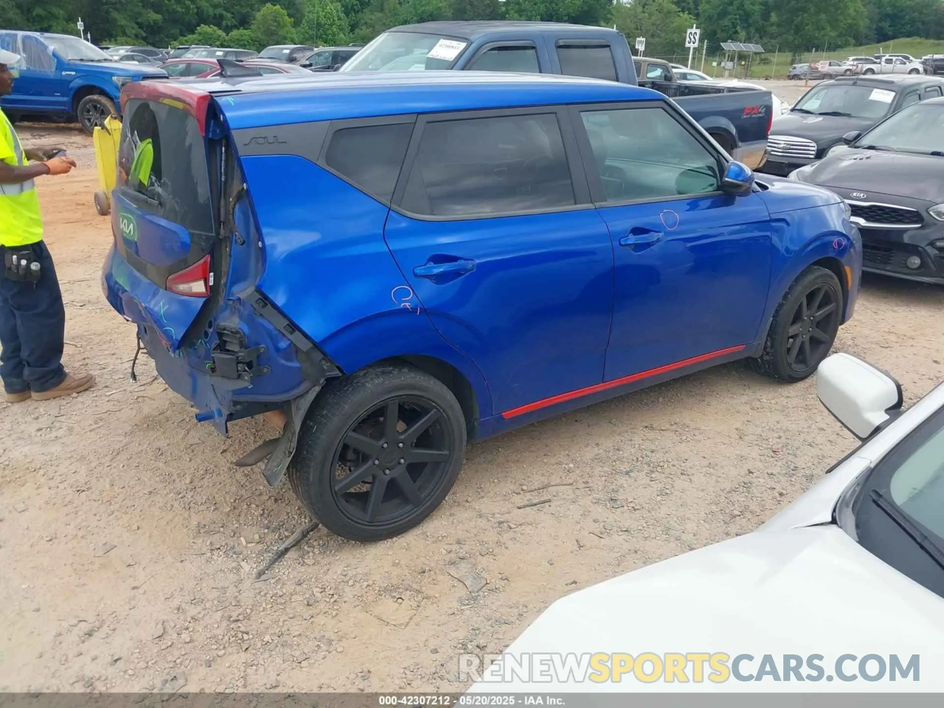 4 Photograph of a damaged car KNDJ63AU8N7818208 KIA SOUL 2022