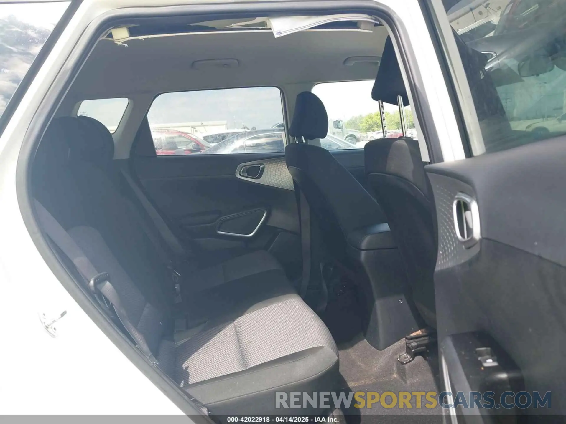 8 Photograph of a damaged car KNDJ23AU0P7861374 KIA SOUL 2023