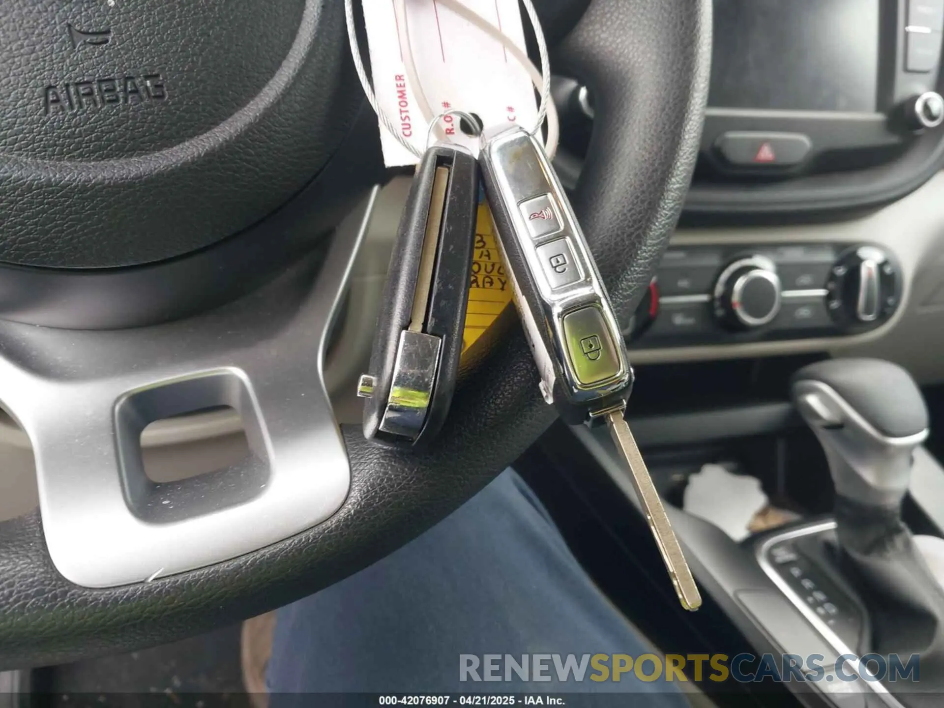 11 Фотография поврежденного автомобиля KNDJ23AU0P7862881 KIA SOUL 2023