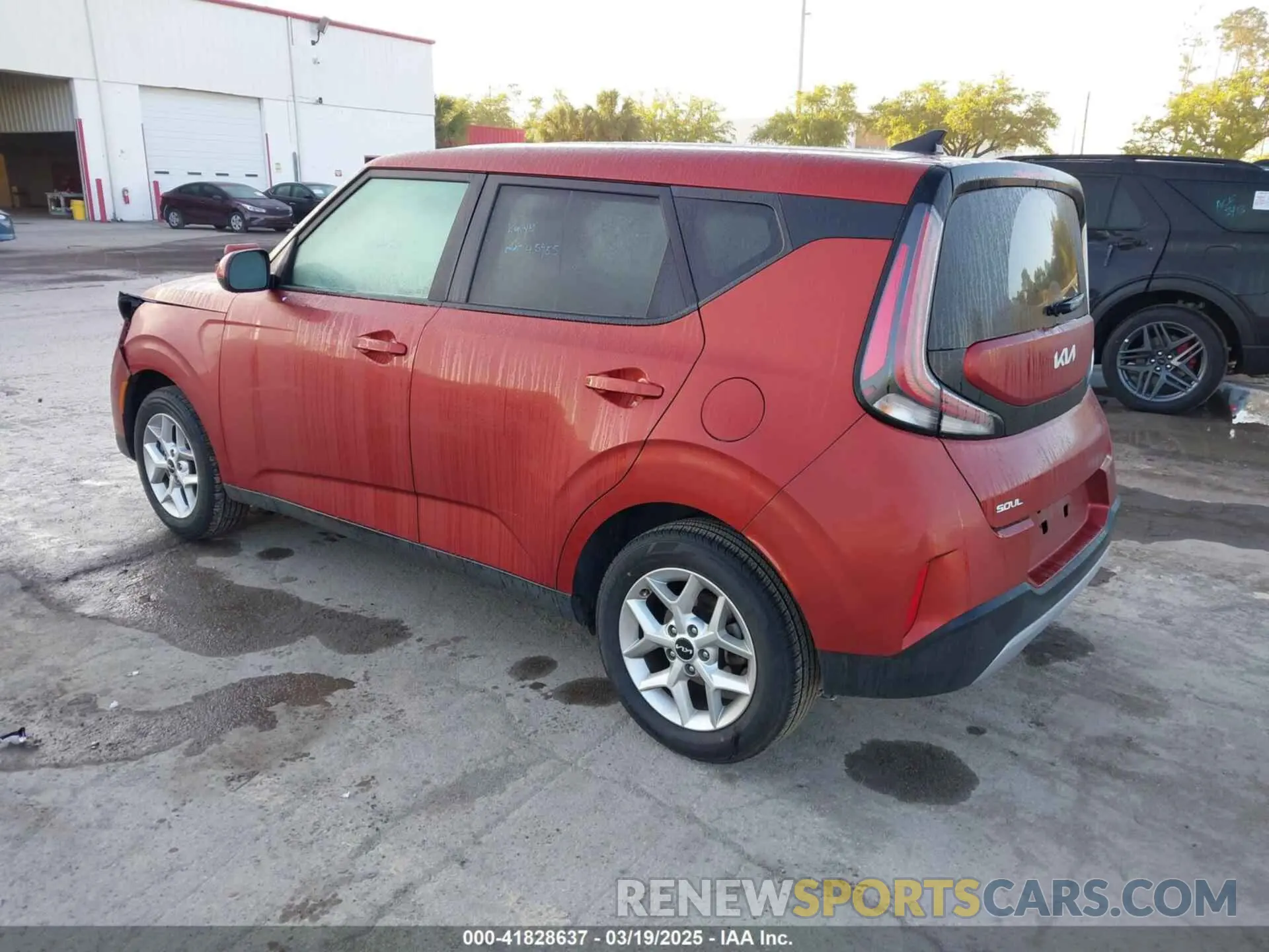 3 Фотография поврежденного автомобиля KNDJ23AU0P7881219 KIA SOUL 2023