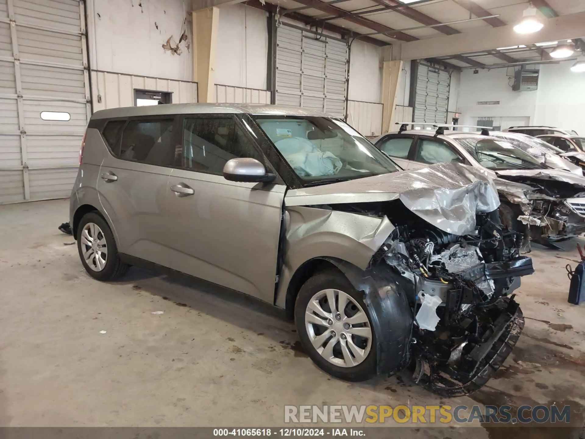 1 Фотография поврежденного автомобиля KNDJ23AU3P7872000 KIA SOUL 2023