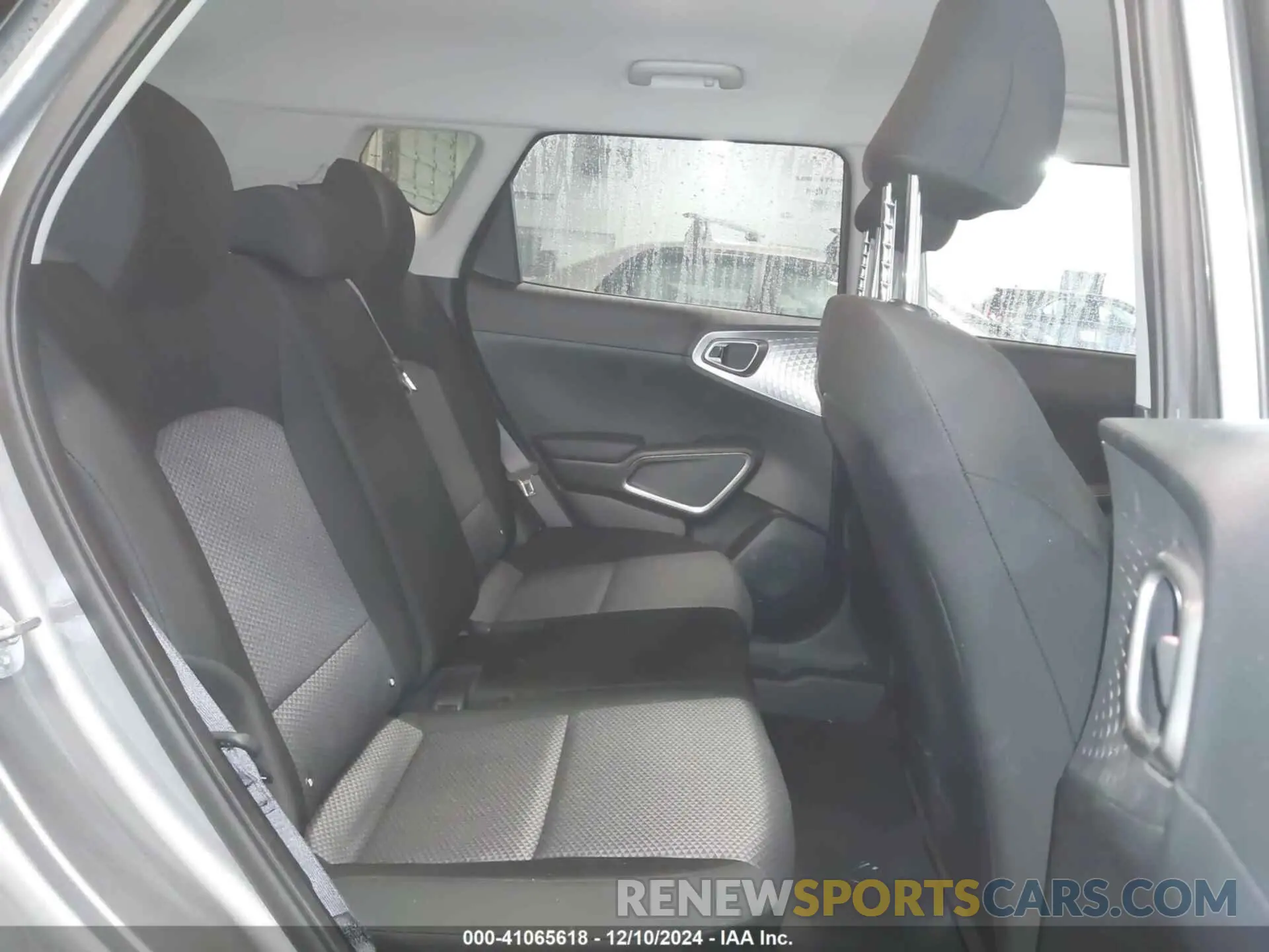 8 Фотография поврежденного автомобиля KNDJ23AU3P7872000 KIA SOUL 2023