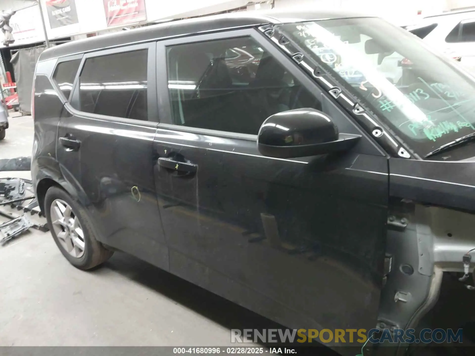 14 Фотография поврежденного автомобиля KNDJ23AU3P7881148 KIA SOUL 2023