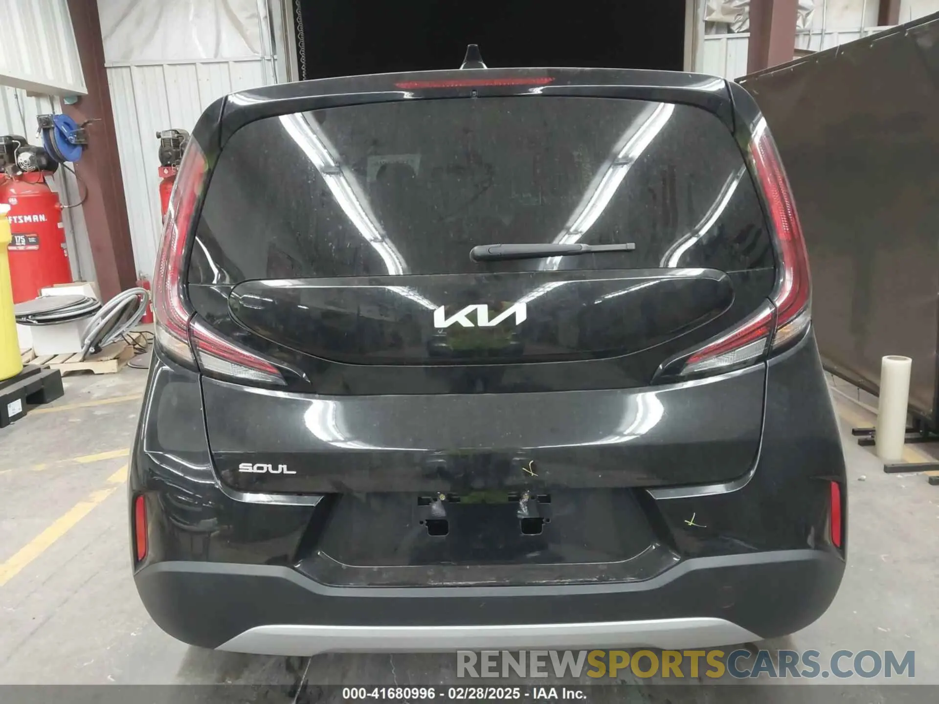 17 Фотография поврежденного автомобиля KNDJ23AU3P7881148 KIA SOUL 2023