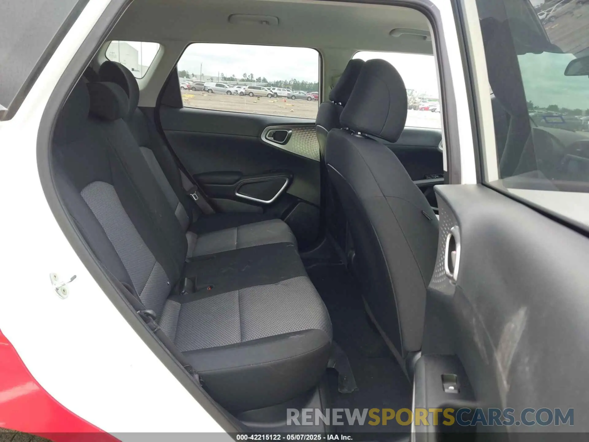 8 Фотография поврежденного автомобиля KNDJ23AU4P7200883 KIA SOUL 2023
