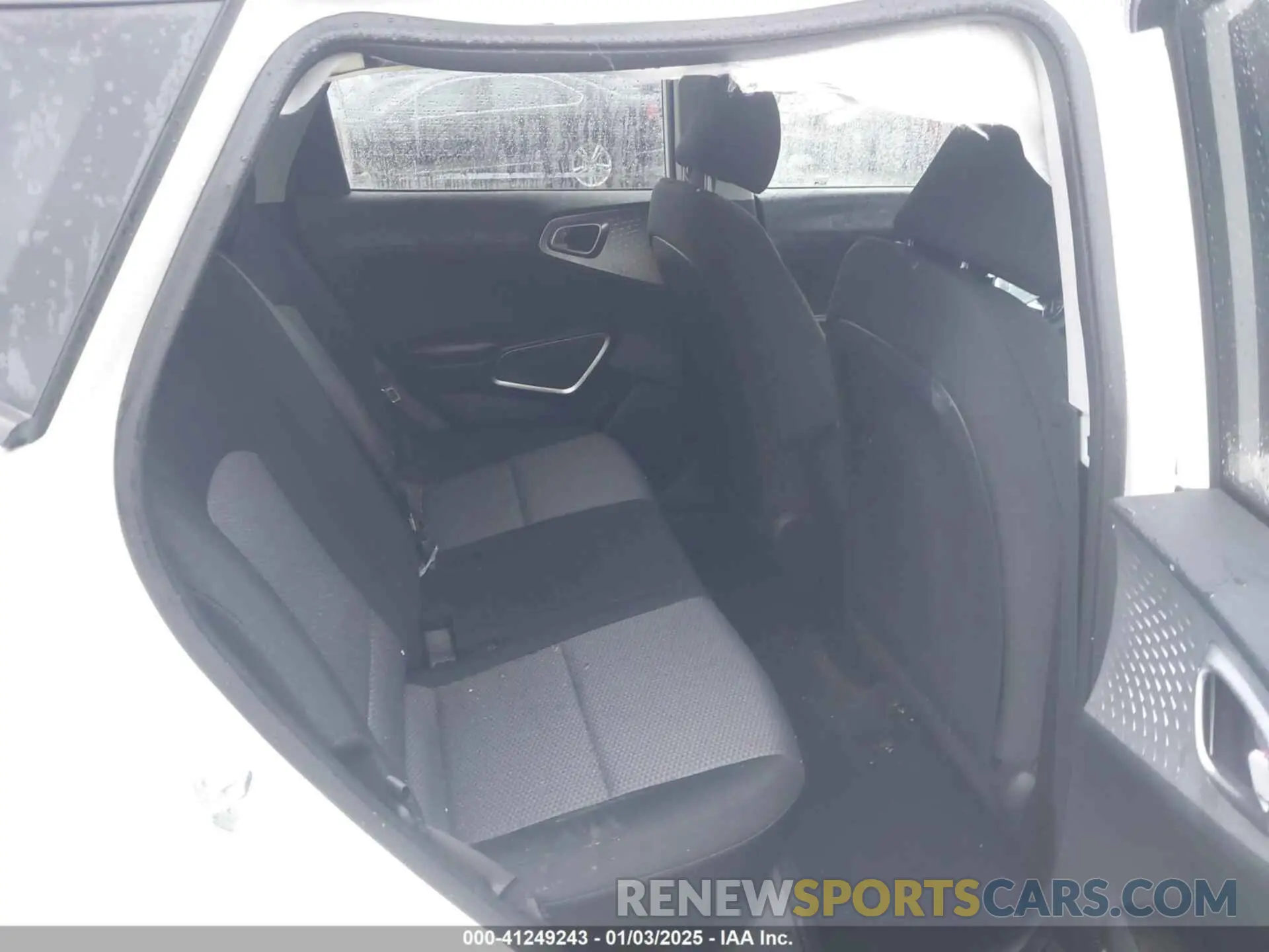 8 Фотография поврежденного автомобиля KNDJ23AU4P7214993 KIA SOUL 2023