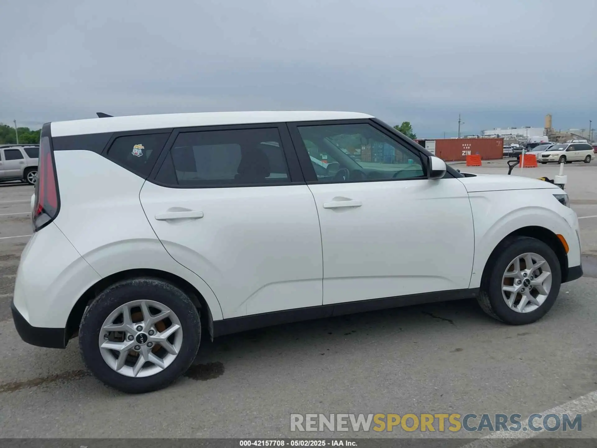 13 Photograph of a damaged car KNDJ23AU5P7880163 KIA SOUL 2023