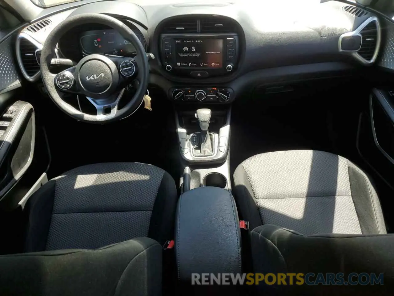 8 Фотография поврежденного автомобиля KNDJ23AU5P7883631 KIA SOUL 2023