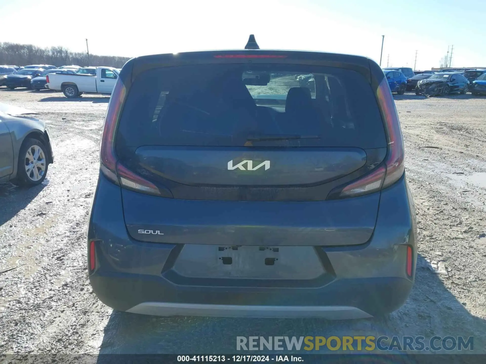 17 Фотография поврежденного автомобиля KNDJ23AU6P7187523 KIA SOUL 2023