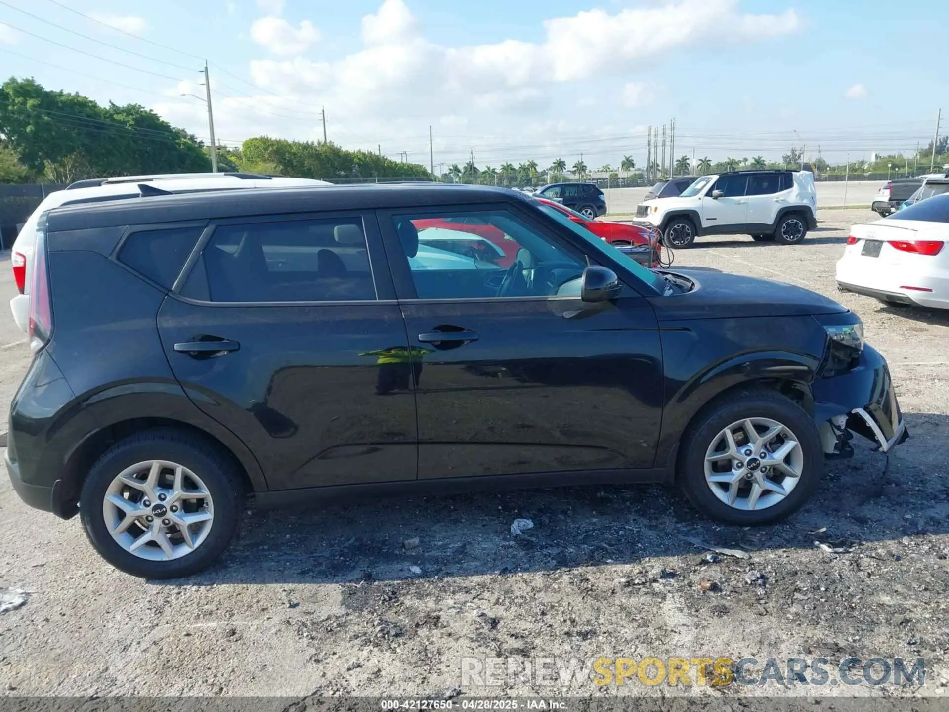 14 Photograph of a damaged car KNDJ23AU6P7873951 KIA SOUL 2023