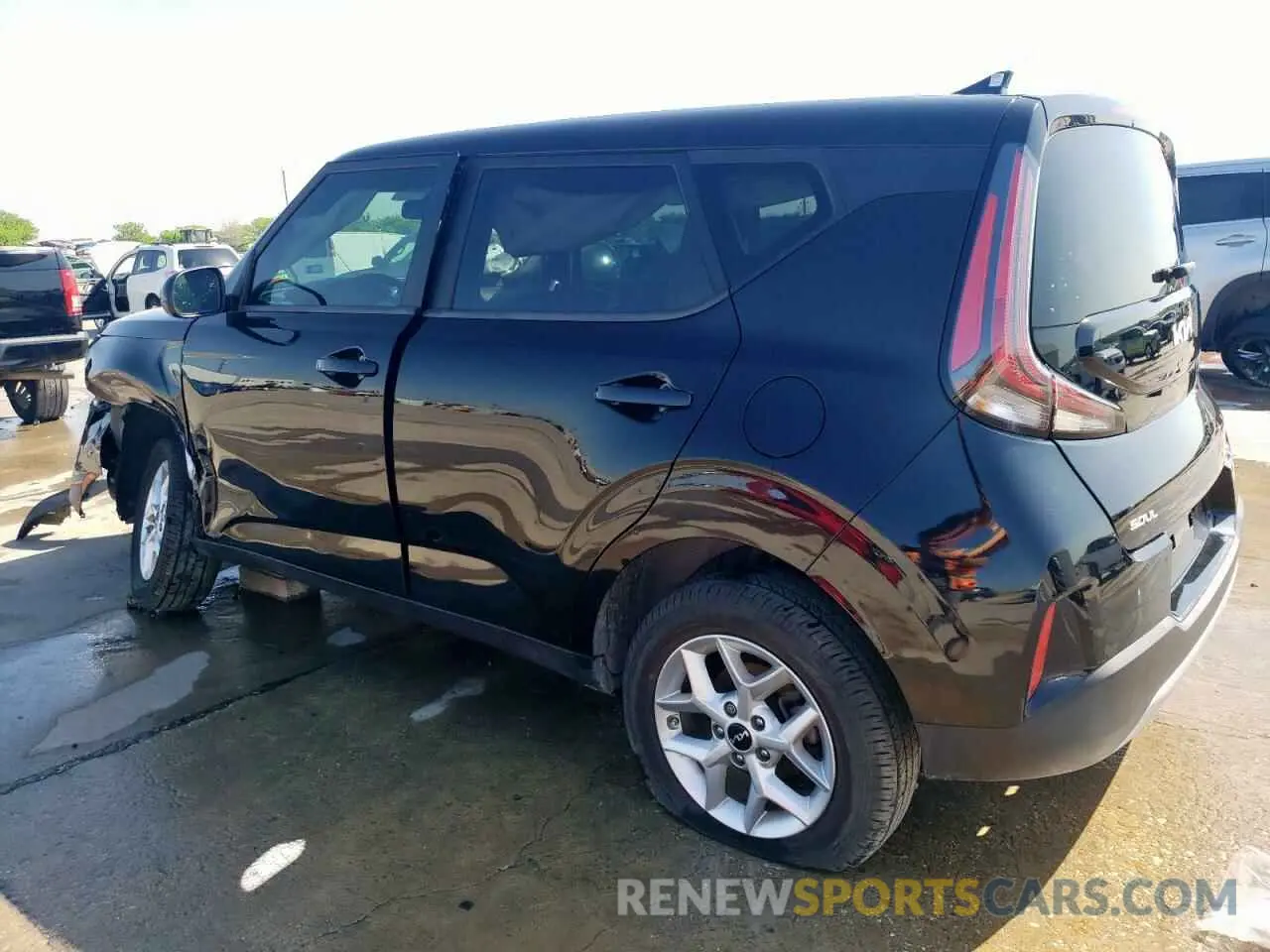 2 Фотография поврежденного автомобиля KNDJ23AU6P7894377 KIA SOUL 2023