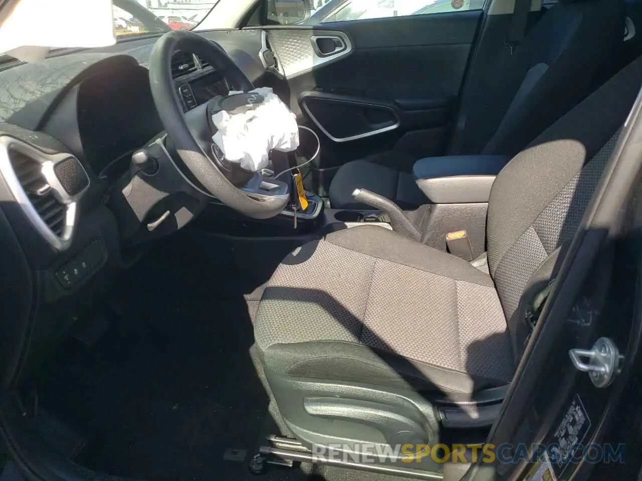 7 Фотография поврежденного автомобиля KNDJ23AU7P7199020 KIA SOUL 2023