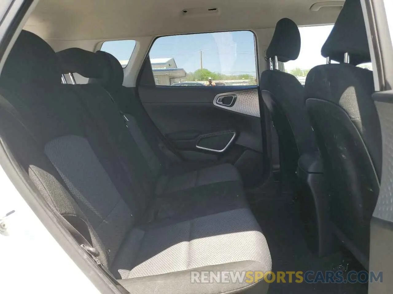 10 Фотография поврежденного автомобиля KNDJ23AU8P7848601 KIA SOUL 2023