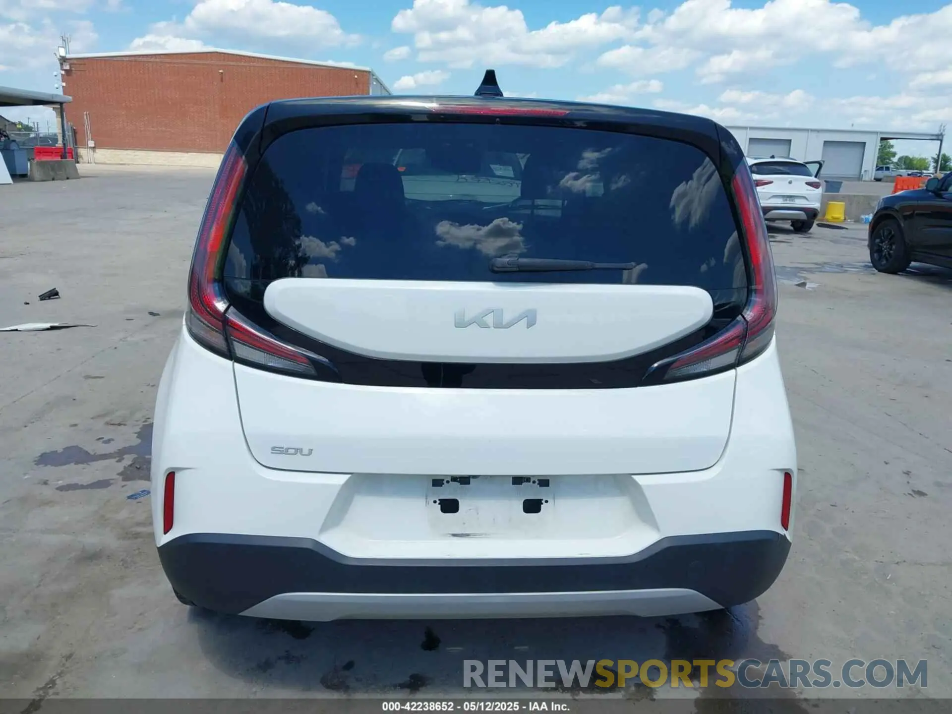 15 Photograph of a damaged car KNDJ23AU9P7194417 KIA SOUL 2023