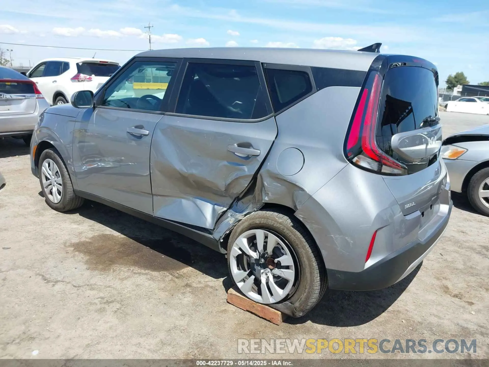 3 Фотография поврежденного автомобиля KNDJ23AU9P7886550 KIA SOUL 2023