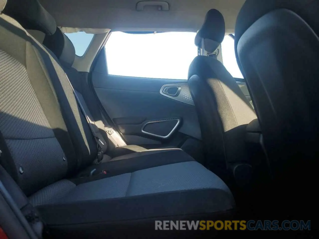 11 Фотография поврежденного автомобиля KNDJ23AUXP7189405 KIA SOUL 2023