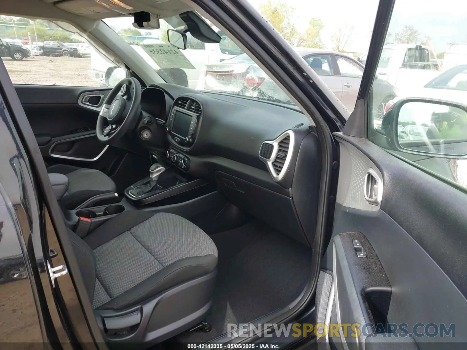 5 Фотография поврежденного автомобиля KNDJ23AUXP7840046 KIA SOUL 2023