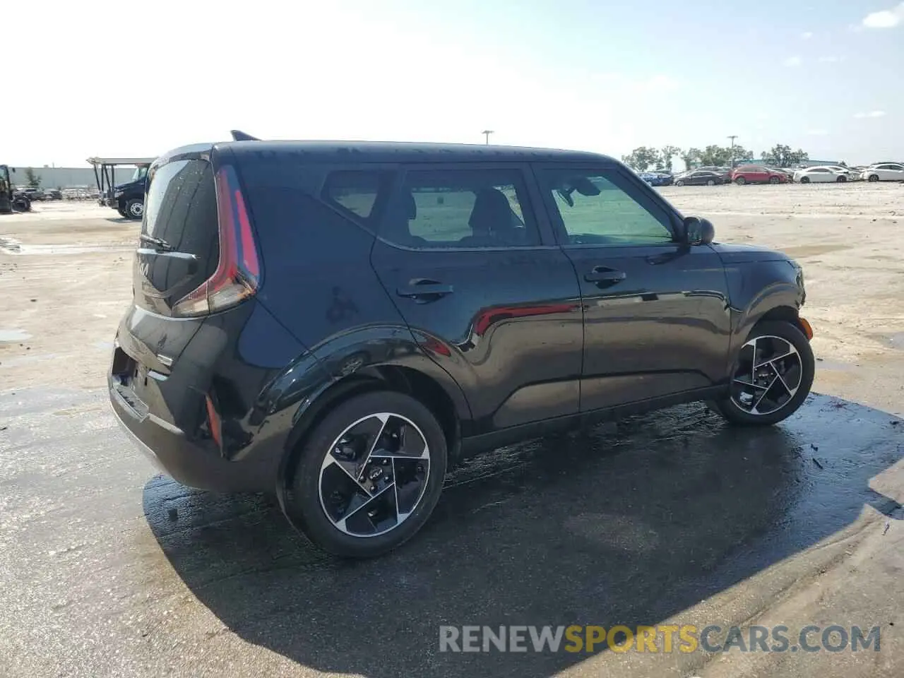 3 Фотография поврежденного автомобиля KNDJ33AU3P7895421 KIA SOUL 2023