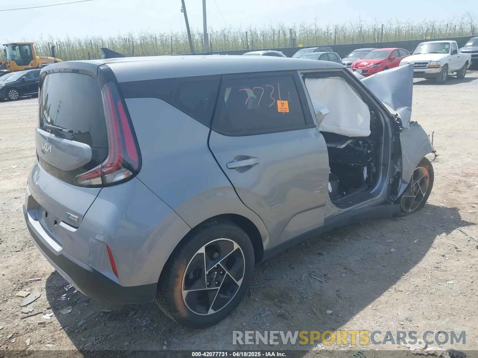 4 Photograph of a damaged car KNDJ33AU4P7866056 KIA SOUL 2023