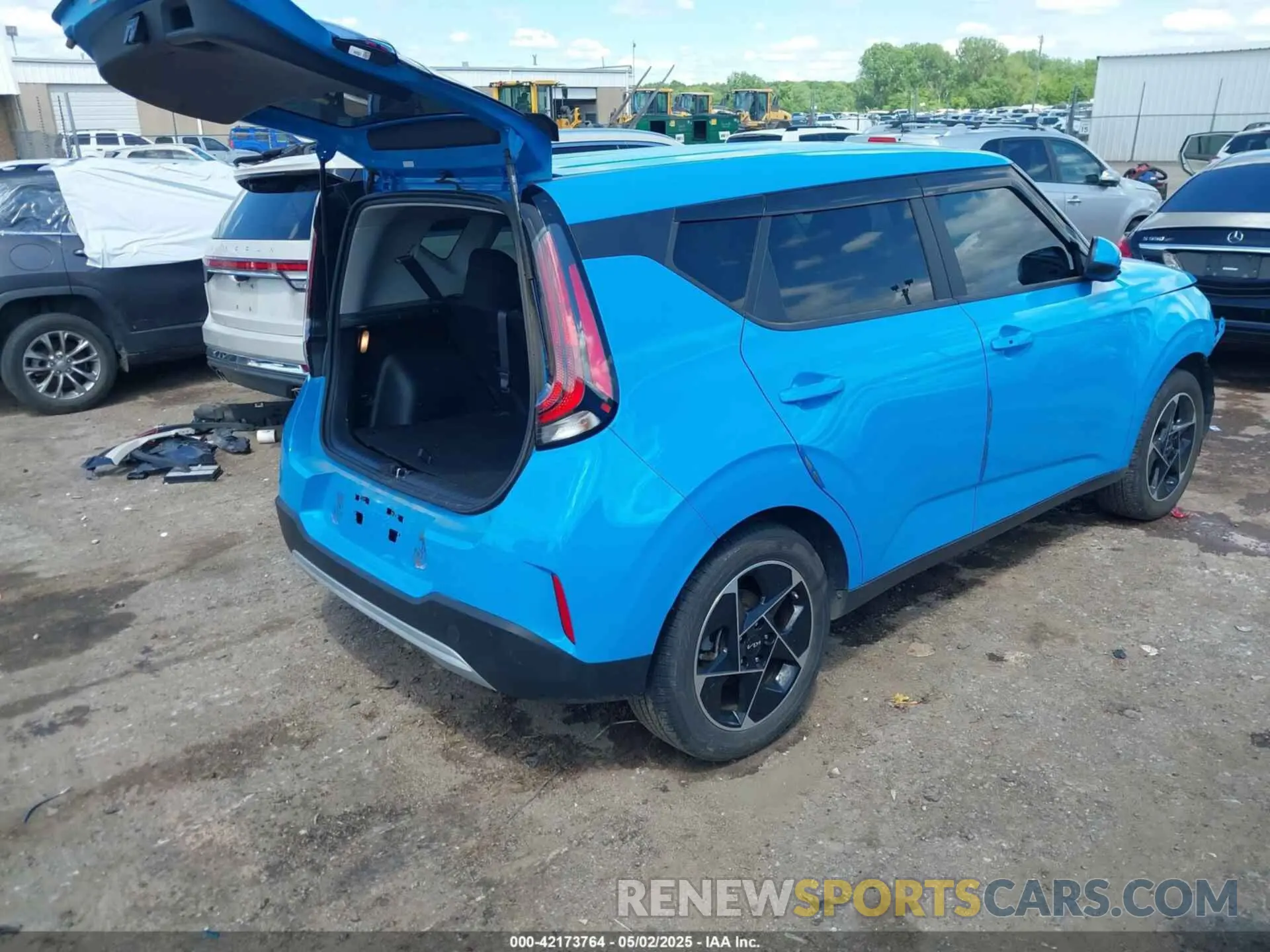 4 Фотография поврежденного автомобиля KNDJ33AU8P7210149 KIA SOUL 2023