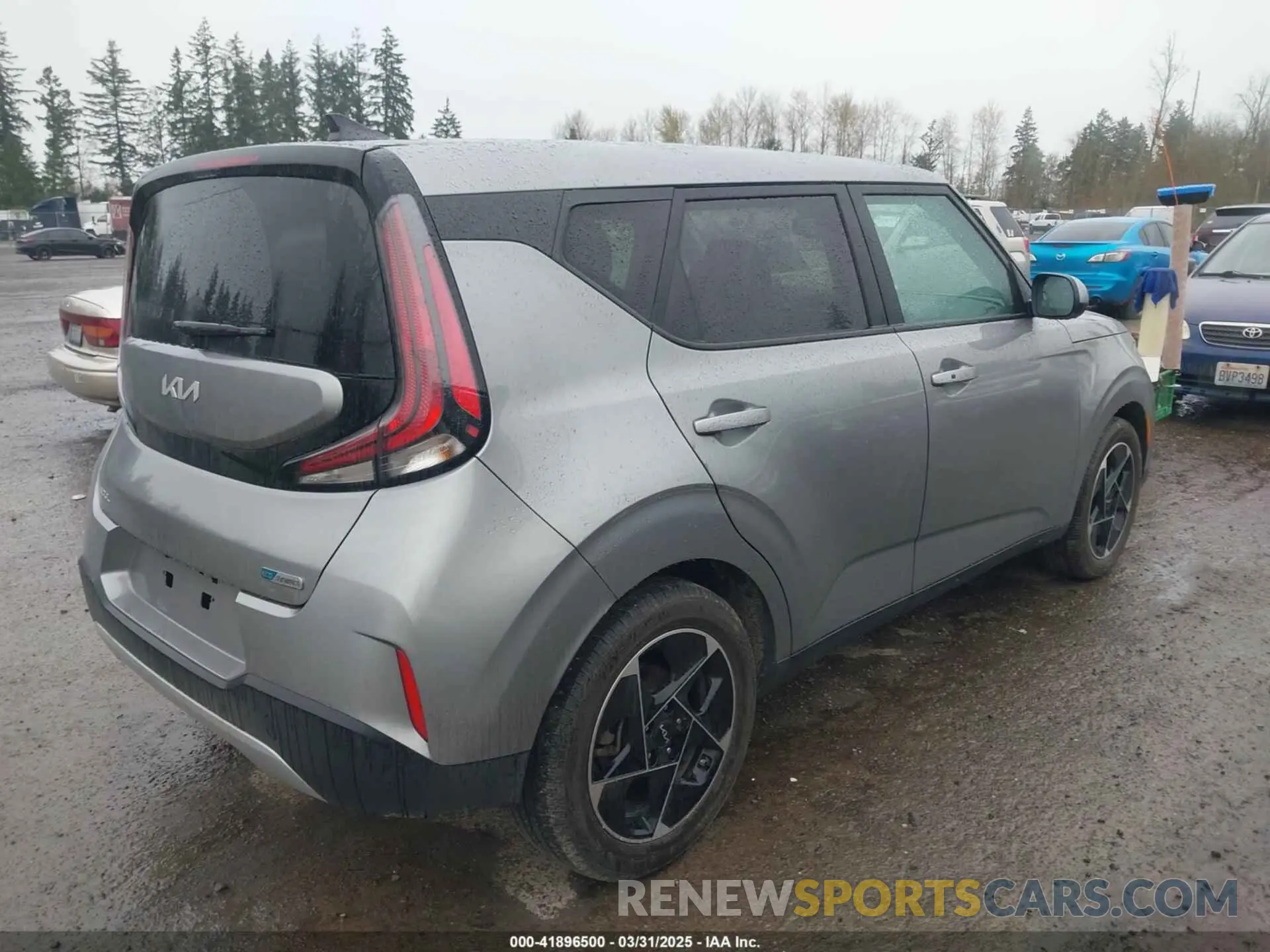 4 Фотография поврежденного автомобиля KNDJ33AU8P7896113 KIA SOUL 2023