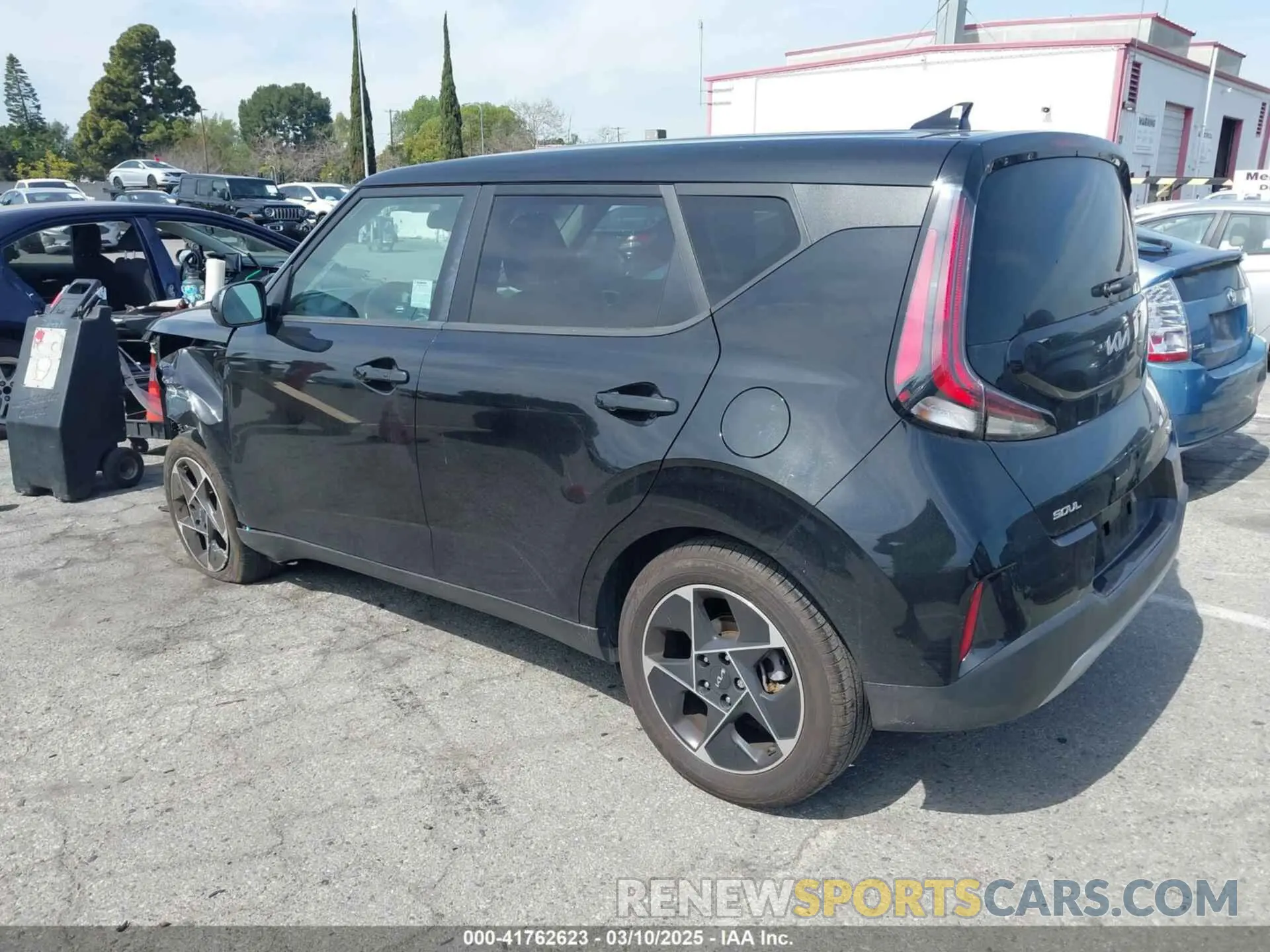 3 Photograph of a damaged car KNDJ33AU9P7881801 KIA SOUL 2023