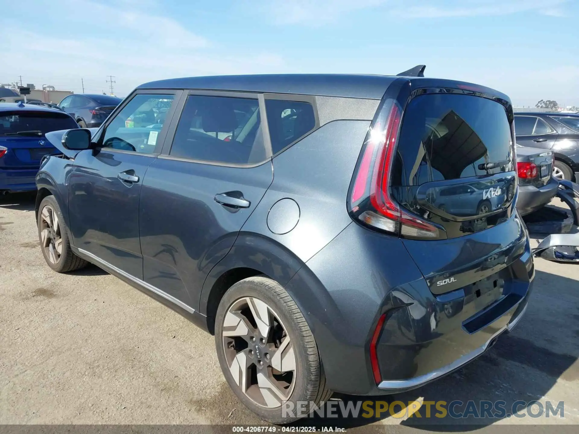 3 Фотография поврежденного автомобиля KNDJ53AU0P7195673 KIA SOUL 2023
