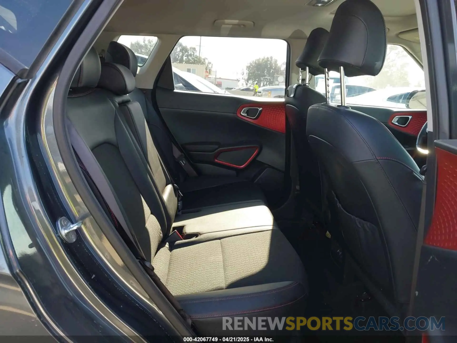 8 Фотография поврежденного автомобиля KNDJ53AU0P7195673 KIA SOUL 2023