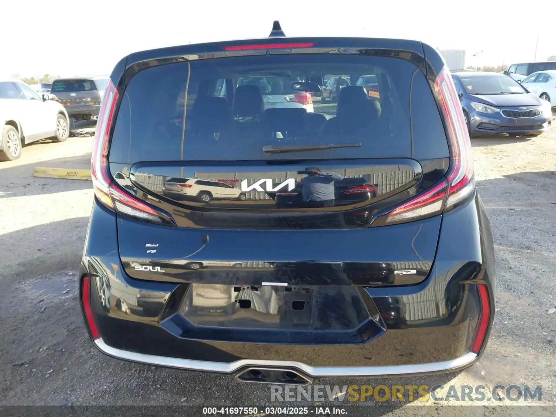 16 Photograph of a damaged car KNDJ53AU6P7858020 KIA SOUL 2023
