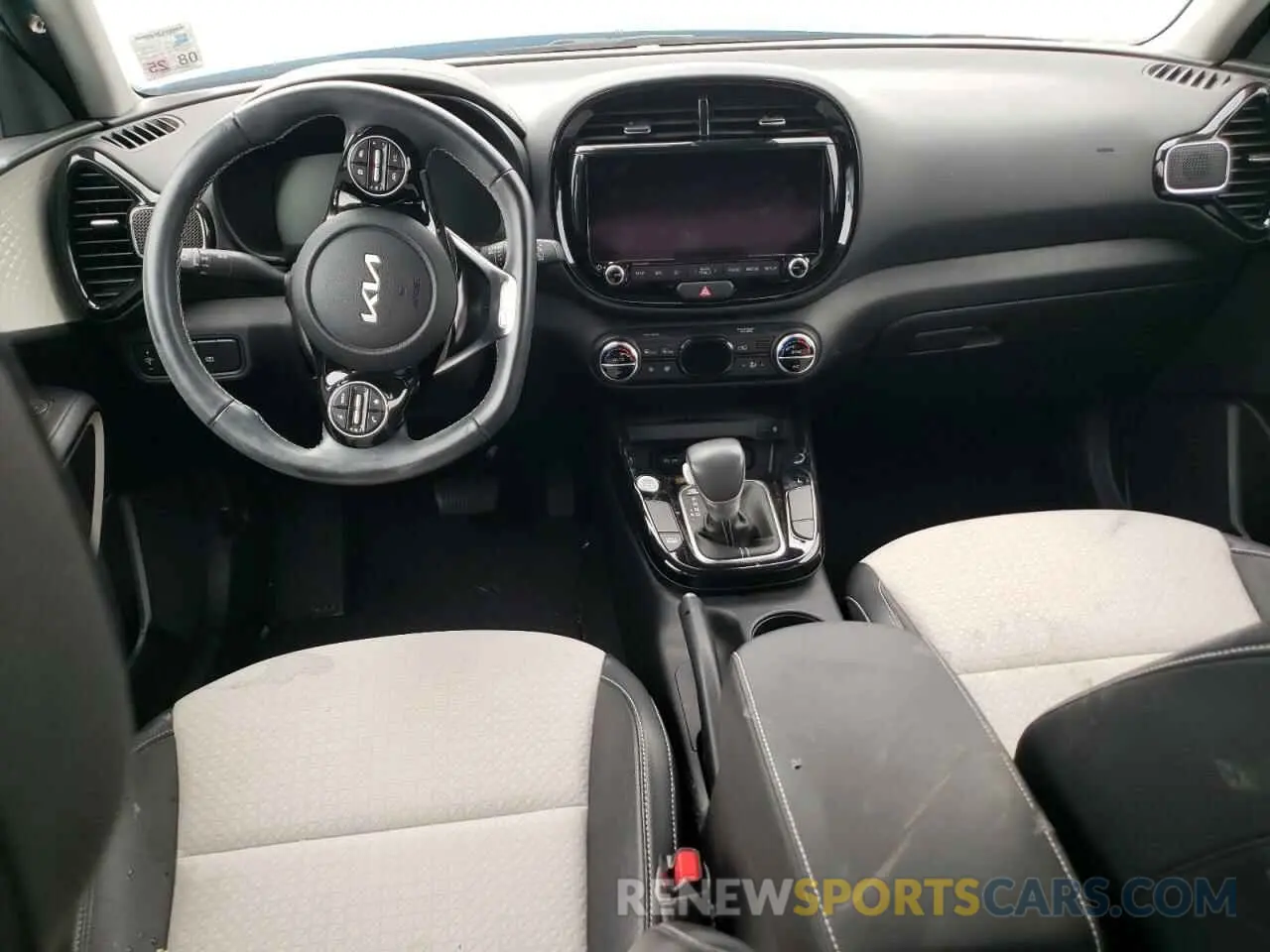 8 Фотография поврежденного автомобиля KNDJ53AU7P7213148 KIA SOUL 2023