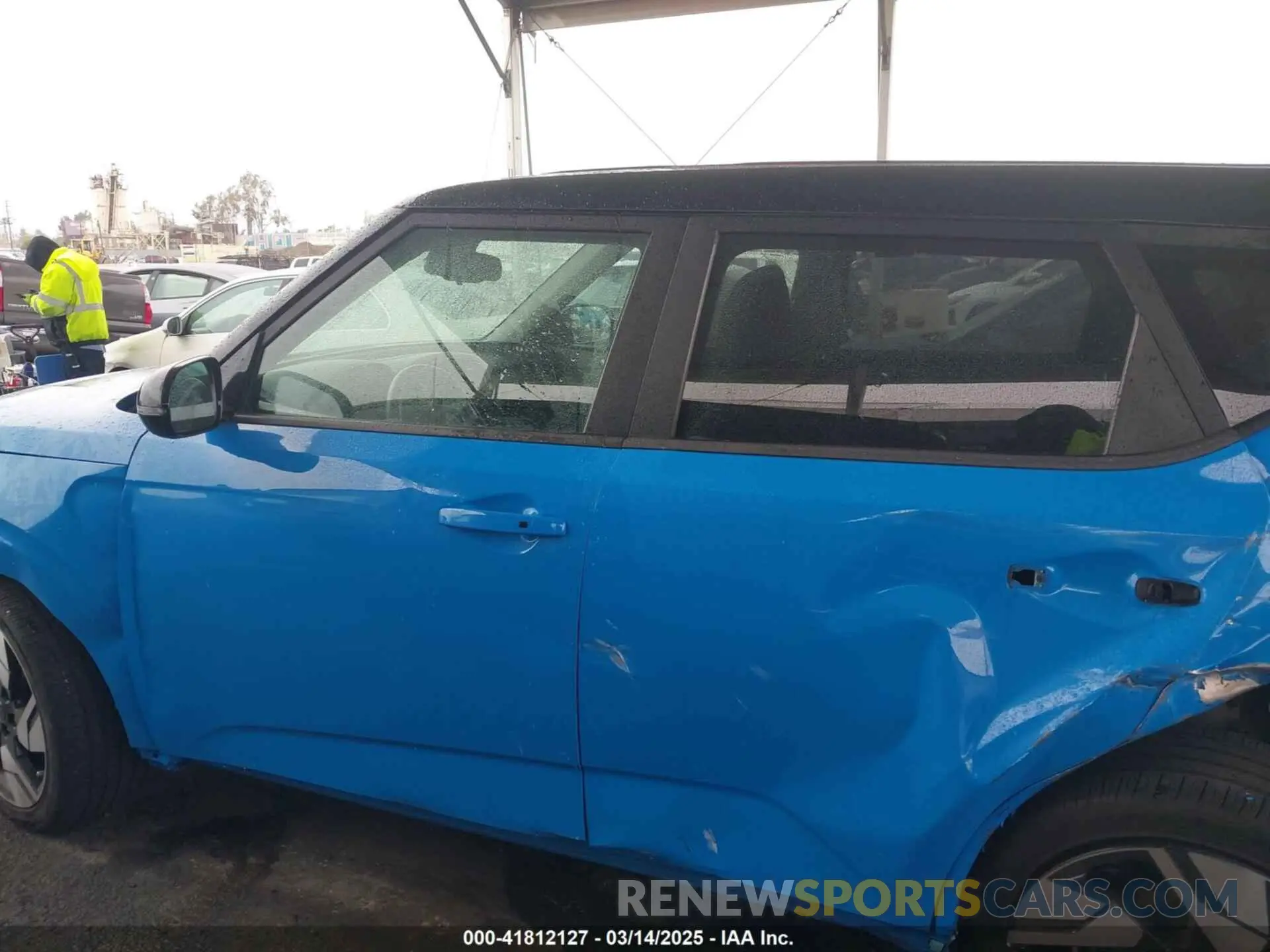 14 Photograph of a damaged car KNDJ53AU8P7205852 KIA SOUL 2023